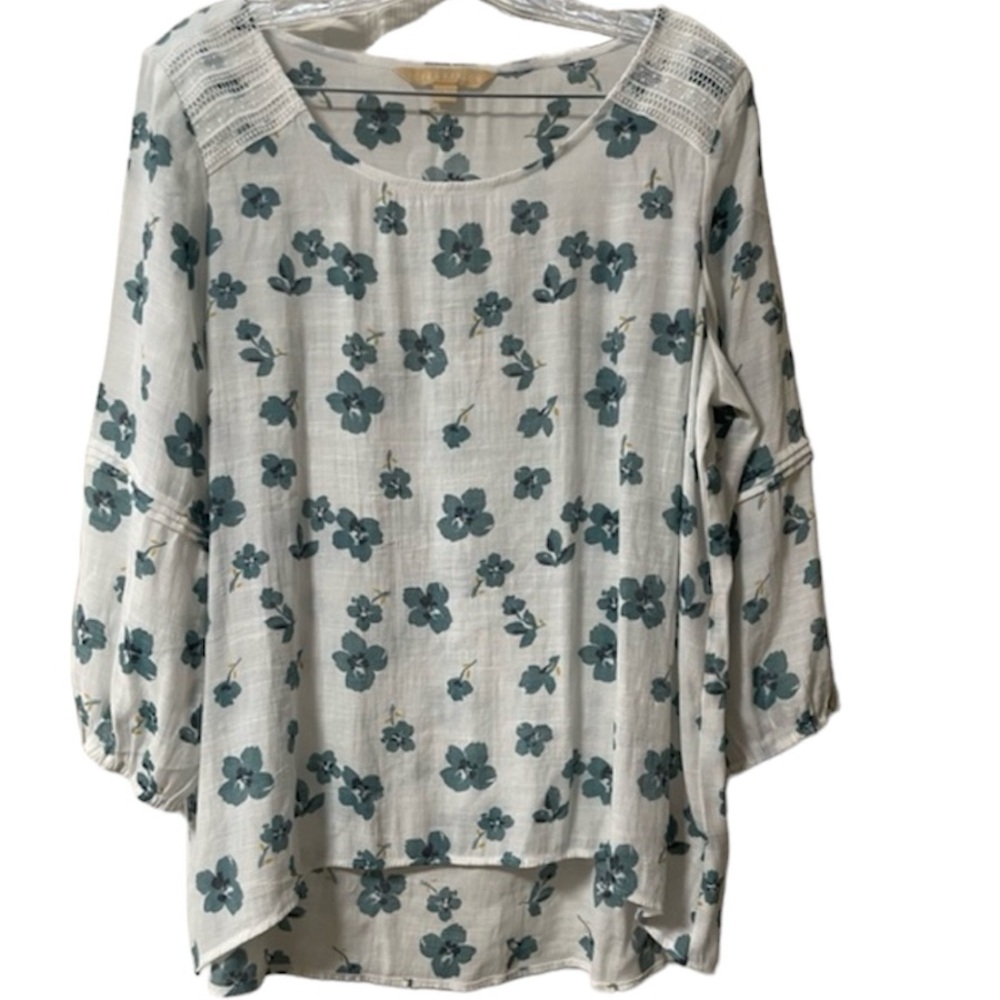 HOPE & HARLOW Blouse White With Blue Flowers Lace Details Size Large
